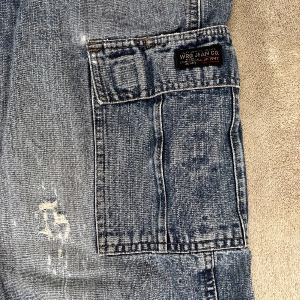 WRG Jean Co Cargo Jeans Mens 40x28 Blue Fair Distressed Frayed Hem Y2K Skater
